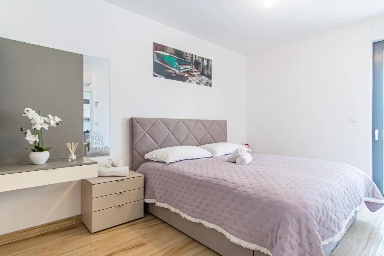 Ledeno More Luxury Apartments Split